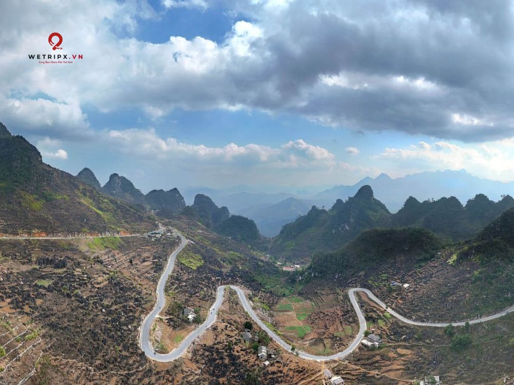 The “M” Pass – a winding mountain road offering breathtaking panoramic views.