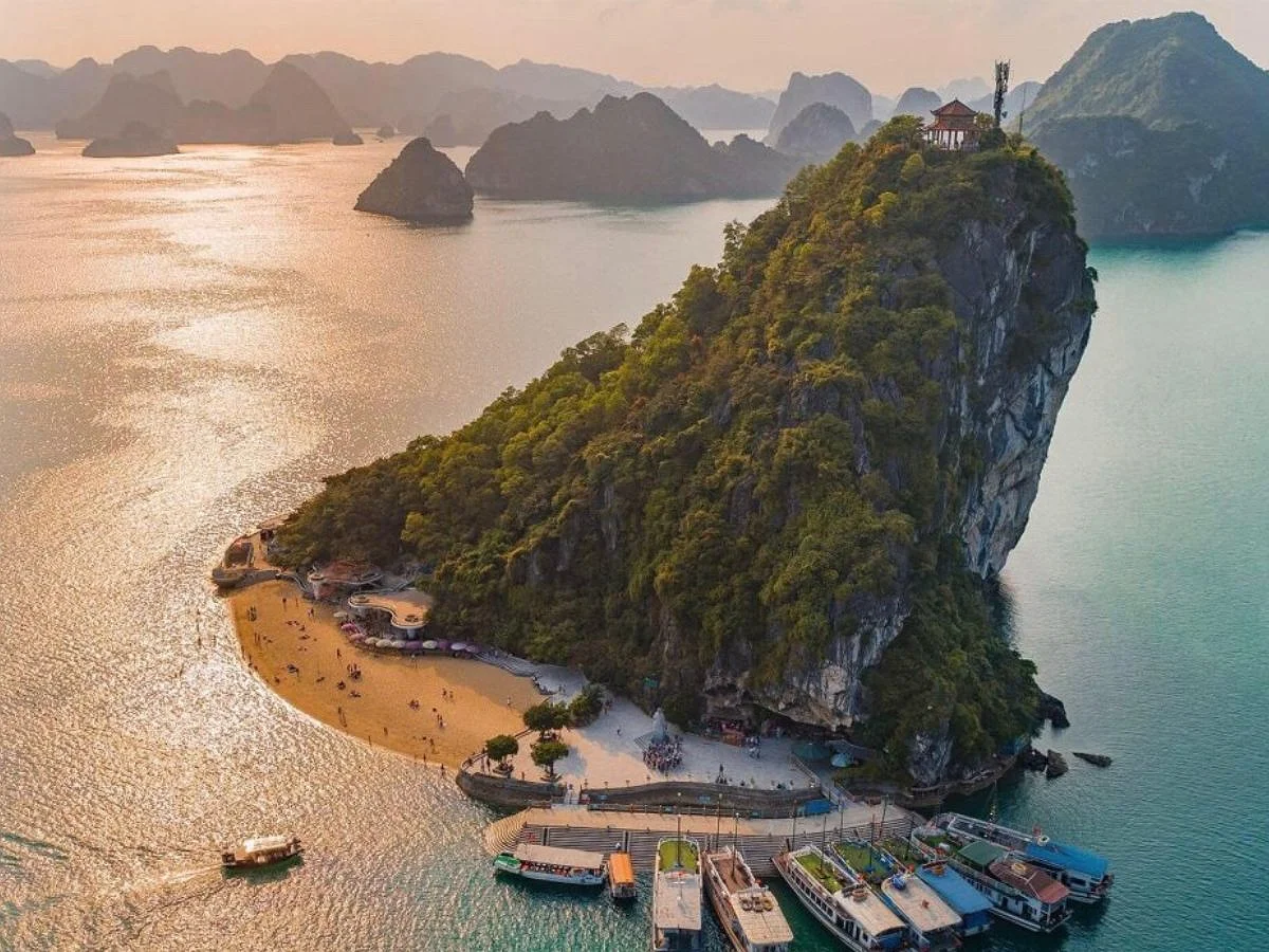 Đảo Ti Tốp – Viên Ngọc Bình Yên Giữa Lòng Vịnh Hạ Long