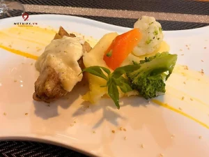 Verdure Lotus Luxury Cruise - Image 11