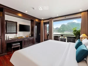 Alternative view of Aqua of the Sea Cruise