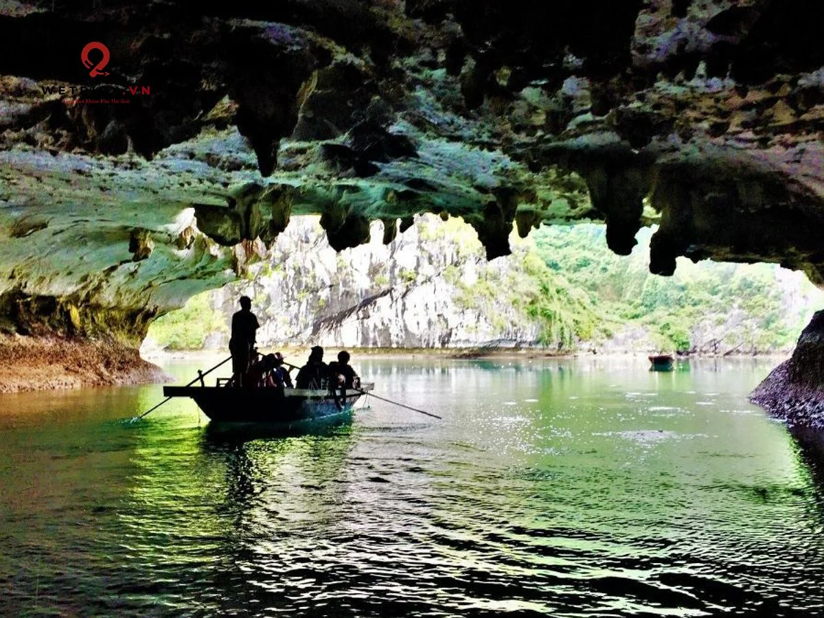 Explore Dark & Bright Cave by Bamboo Boat