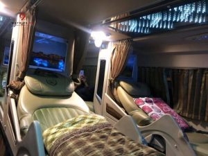 Private single-cabin limousine from Hanoi to Ha Giang