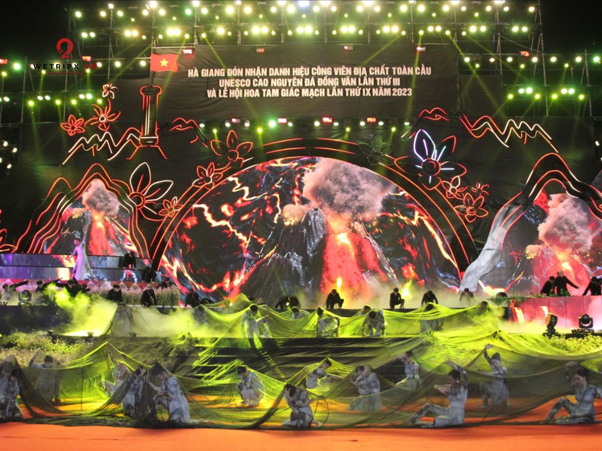 Lễ hội diễn ra với các hoạt động sôi nổi