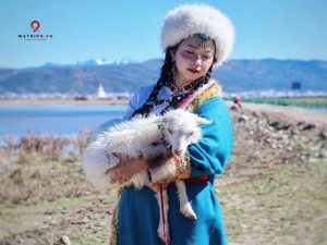 hảo nguyên Napa Hải – miền đất bình yên với cảnh sắc hoang sơ và văn hóa du mục đậm chất Tây Tạng.