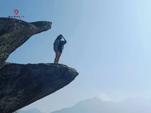 Mỏm Cá Heo Tà Xùa - Một tuyệt tác thiên nhiên giữa núi rừng Tây Bắc